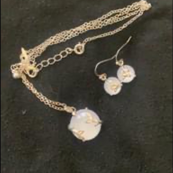 Necklace and earring set - Picture 3 of 3